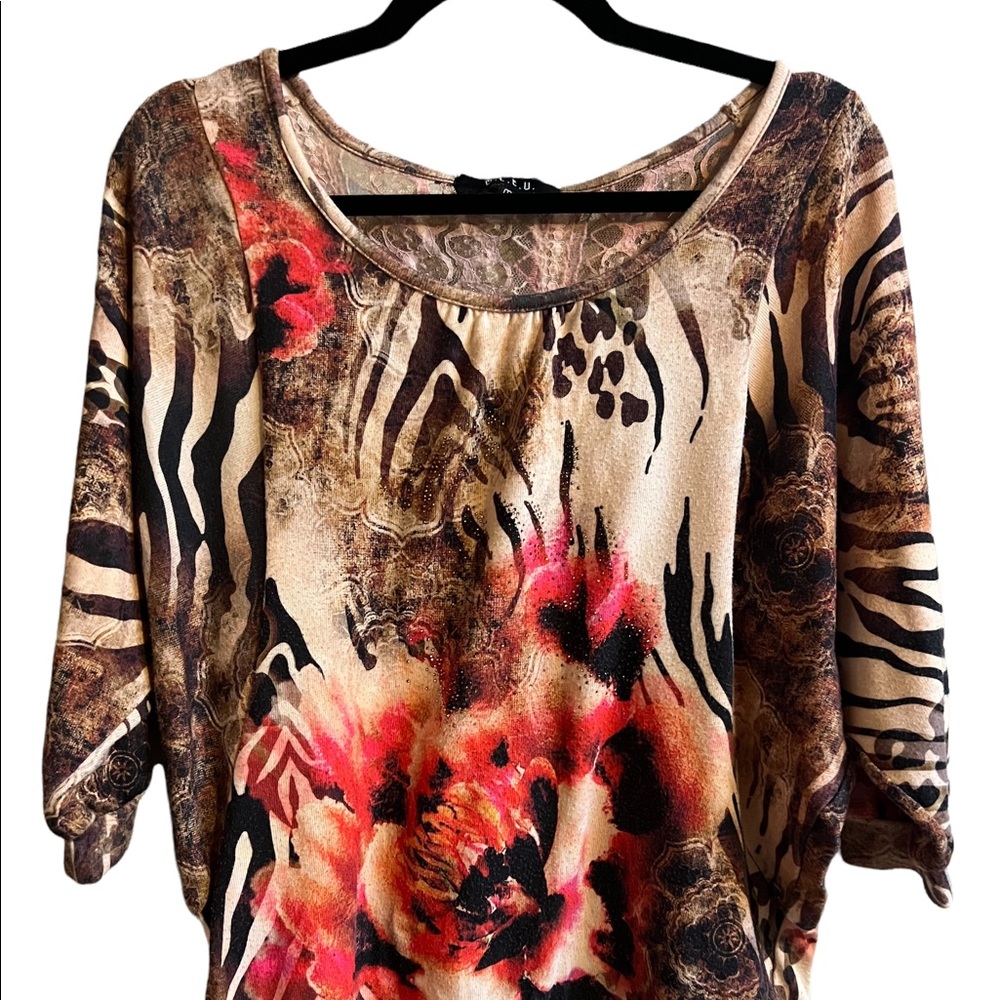 3/4 Sleeve Tiger Floral Print Sweater B.L.U.E